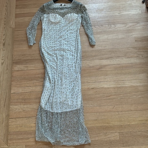 Dreamy Full Length White Dress - Picture 10 of 10